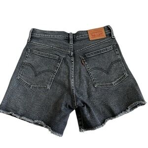 Levi’s High Rise Wedgie Fit Shorts Button Fly Black Denim Jeans Women’s 26‎